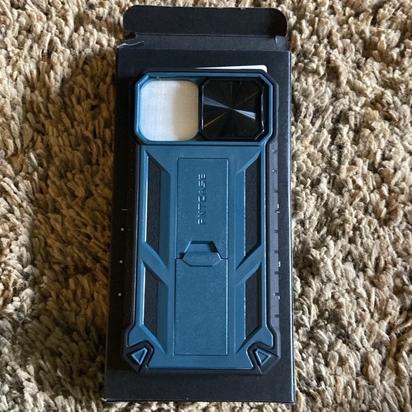 New IPhone 12 / 12 Pro Case - Picture 3 of 5